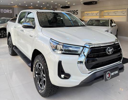 TOYOTA HILUX 2.8 D-4D TURBO DIESEL CD SRX 4X4 AUTOMÁTICO TOYOTA HILUX 2.8 D-4D TURBO DIESEL CD SRX 4X4 AUTOMÁTICO